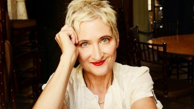 Jill Sobule, pioniera della musica LGBTQ+, muore in un incendio